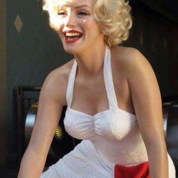 Meet your Posher, Katie - Picture 1 of 1